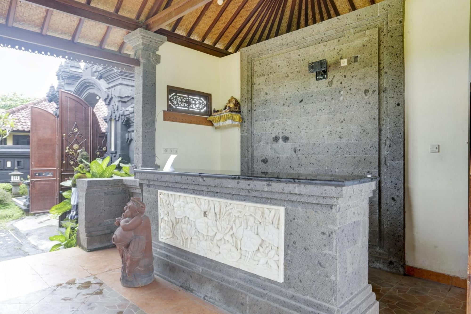 Oyo 1762 Hotel Astiti Graha Tanah Lot Exterior photo