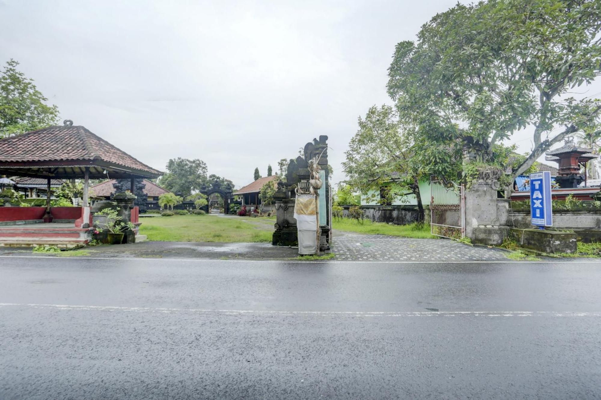 Oyo 1762 Hotel Astiti Graha Tanah Lot Exterior photo